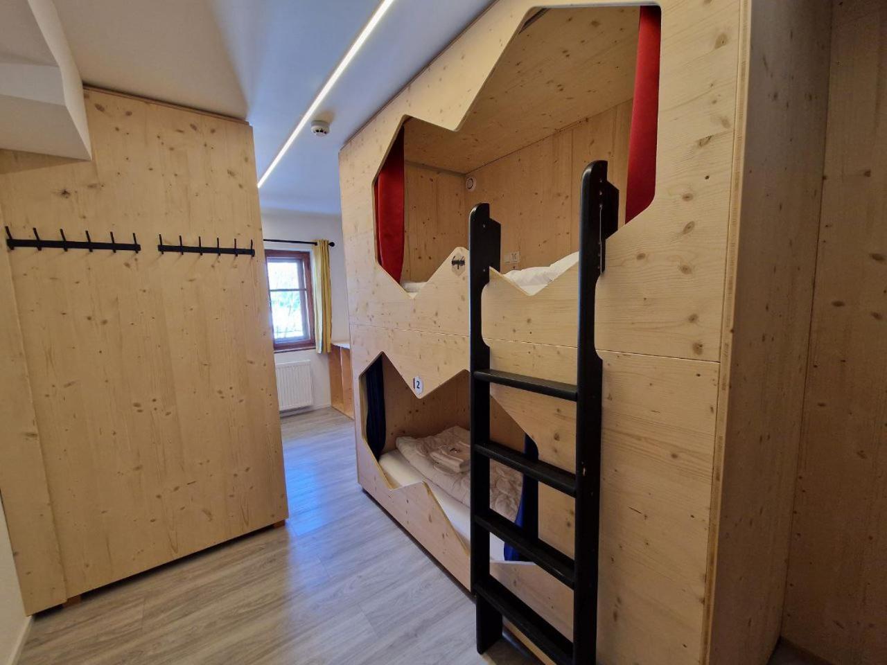 Stanton Hostel Санкт-Антон-ам-Арльберг Экстерьер фото